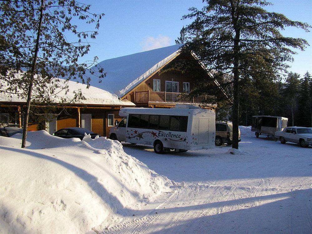 Motel Ours Bleu Lac-Saguay Екстериор снимка