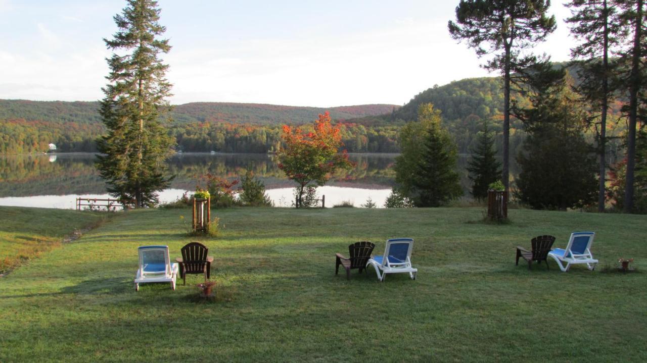 Motel Ours Bleu Lac-Saguay Екстериор снимка