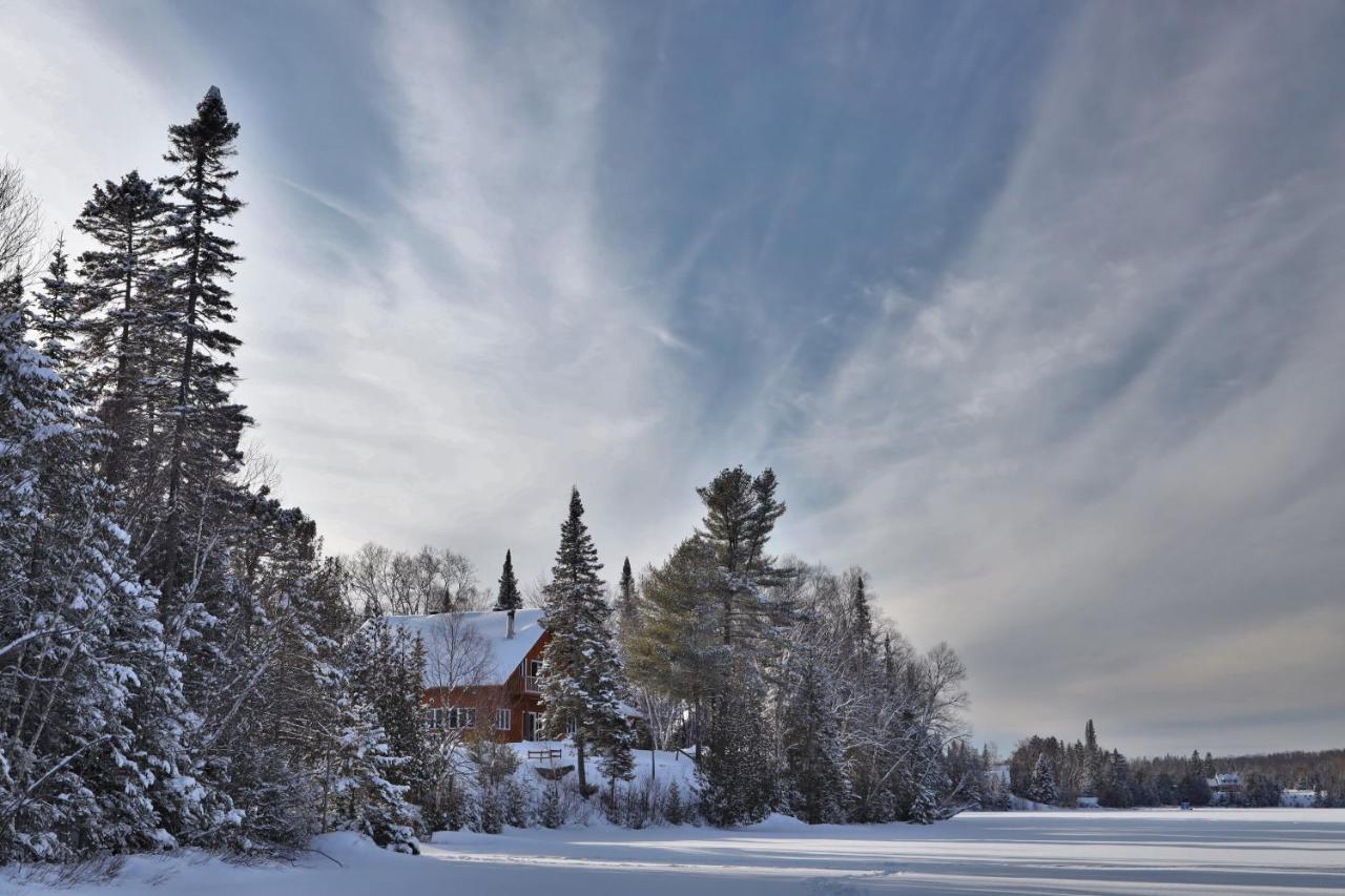 Motel Ours Bleu Lac-Saguay Екстериор снимка